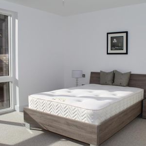 3 bedroom flat to rent - Photo 2