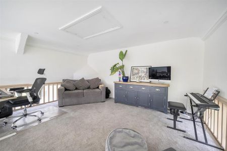 3 bedroom detached house to rent - Photo 4