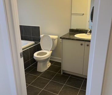 For Lease - 46 ROWLOCK ST Street, Welland, Ontario - Photo 6