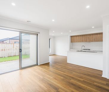 Modern Living In the heart Of Parkview Estate - Photo 3