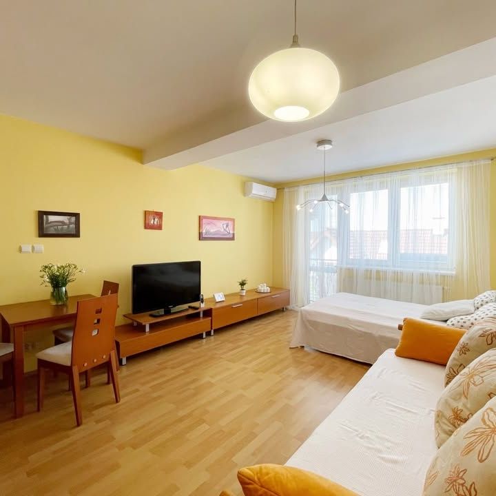 1i Byt vo Vajnoroch 36m2 s Garážovým státím, Pivnicou – Fotografia 1