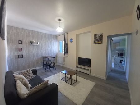 Location Appartement 3 pièces 48m² - Photo 2