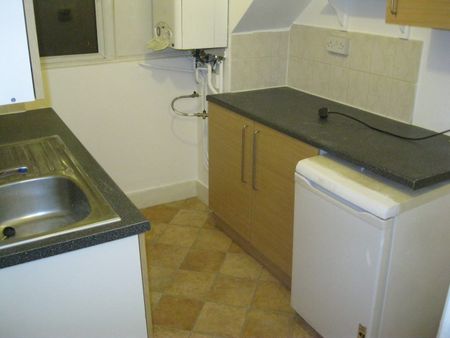 1 Bed Flat, Eardley Road, SW16 - Photo 2