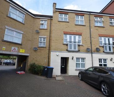 Rosebates Drive, Kingsbury , London, NW9 9QJ - Photo 4