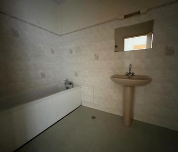Location Appartement 2 pièces 89m² ST DONAT SUR L HERBASSE 26260 - Photo 2