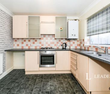 2 bedroom semi-detached house to rent - Photo 5