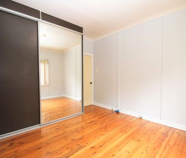 Three Bedroom Family Home - Photo 1