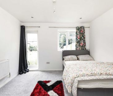 5 bedroom semi-detached house to rent - Photo 5