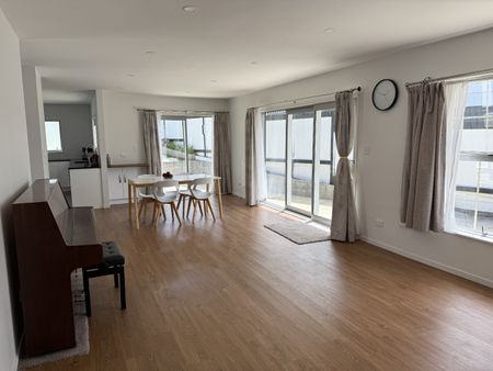 32 Halswater Drive, Churton Park - Photo 2