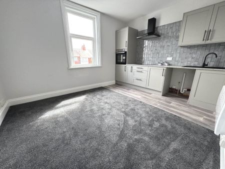 Burlington Road, Blackpool, FY4 1JR - Photo 2