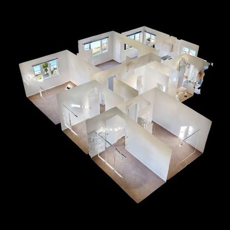 Spacious Living Space for Rent! - Photo 3