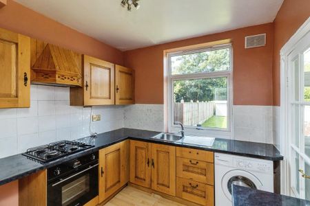 2 bedroom terraced house to rent - Photo 4