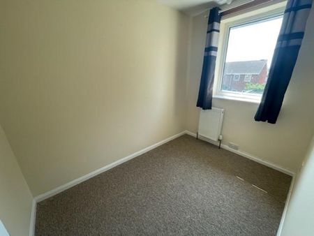 2 bedroom semi-detached house to rent - Photo 2