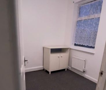 2 Bed Flat, Stanley Street, LU1 - Photo 3