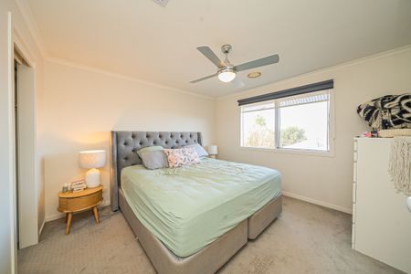 Immaculate, elevated home in a great location - Photo 3