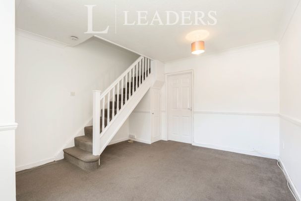 2 bedroom house to rent Woodstock Close, Hedge End, Southampton, SO30 - Photo 1