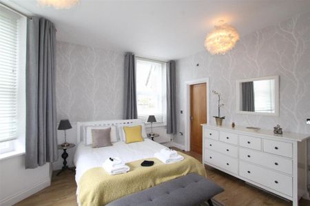 2 bedroom ground floor flat to rent - Photo 3