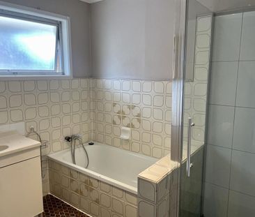 Neat Home - Prime Location - Photo 2