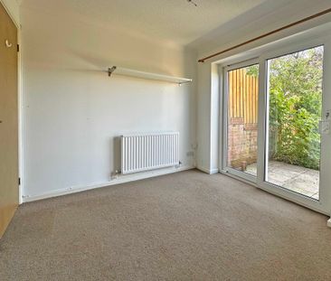 2 bedroom Two Bedroom Terrace House to rent - Photo 2