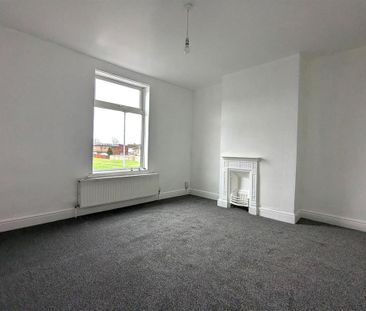 4 bedroom terraced house to rent - Photo 4