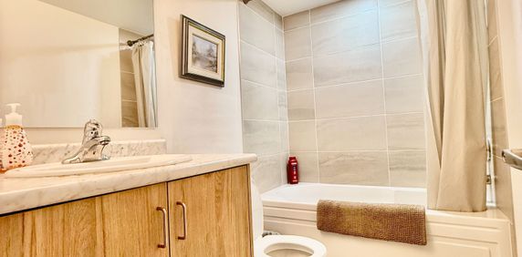 For Lease - 2130 Royal Gala Circle Unit# Backyard Apt., Mississauga, Ontario - Photo 2