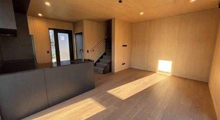 Brand new Five Mile Villa - Photo 2