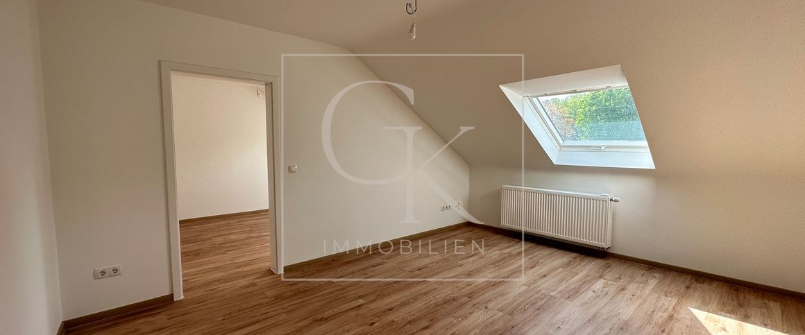 Erstbezug nach Modernisierung von heller gemütlicher DG-Wohnung - Photo 1