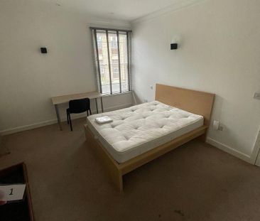 6 bedroom house to rent - Photo 2