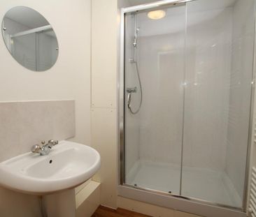 4 bedroom terraced house to rent - Photo 5