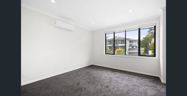 Sophisticated Living in Glen Iris - Photo 1