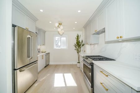 For Lease - 82 Admiral Road, Ajax, Ontario - Photo 4