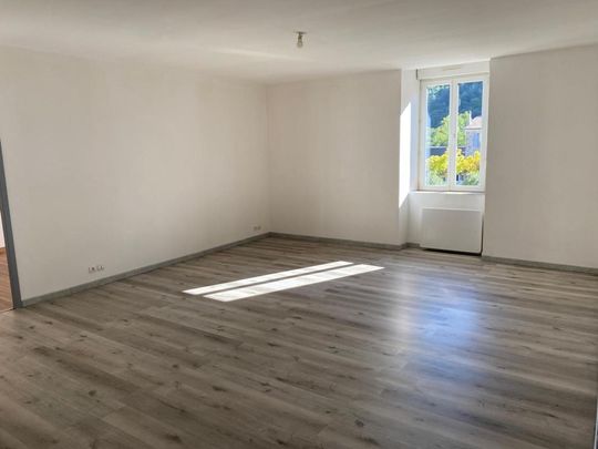 Location Appartement 3 pièces 93m² BESSEGES 30160 - Photo 1