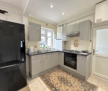 Orchard Avenue, Middlesex, TW5 - Photo 6