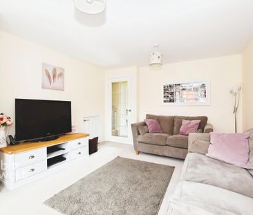 3 bedroom end of terrace house to rent - Photo 1