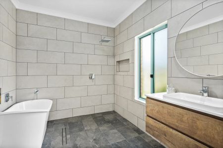 A low-maintenance family haven - Photo 4