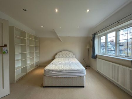 3 bedroom flat to rent - Photo 2