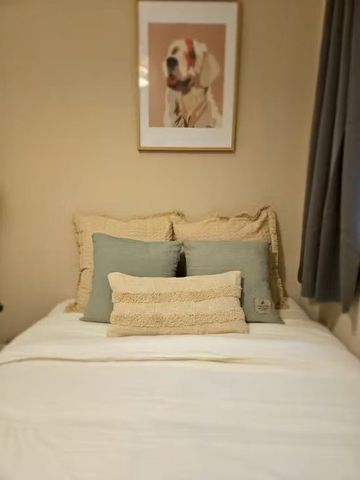 Plaça de Ramon Berenguer el Gran, Barcelona, Catalonia 08002 - Photo 5