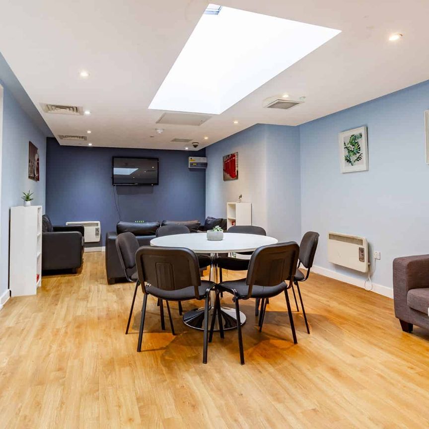 Silver Non-Ensuite Room - Photo 1