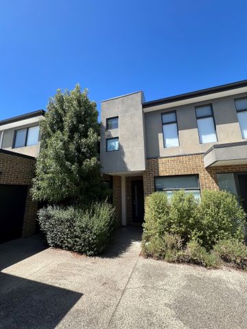 4/120 Roberts Street, Essendon VIC 3040 - Photo 4