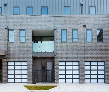 Modern Townhouse Living Across Three Light-Filled Levels - Photo 5