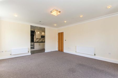 2 bedroom Flat To Let - Photo 2