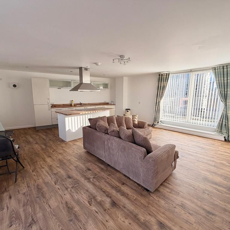 2 bedroom flat to rent - Photo 1