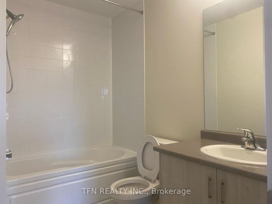 Townhouse For Lease | X8069844 - Photo 1