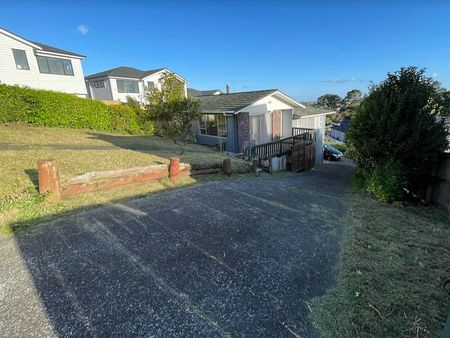 Large family home ready to move in - Photo 2