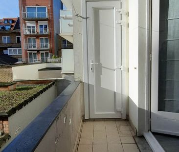 Heel aangenaam appartement op de S.Dupuisstraat , nabij het winkelc... - Photo 3