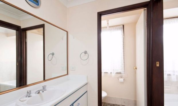 Great Home in Amazing Location&excl; - Photo 1