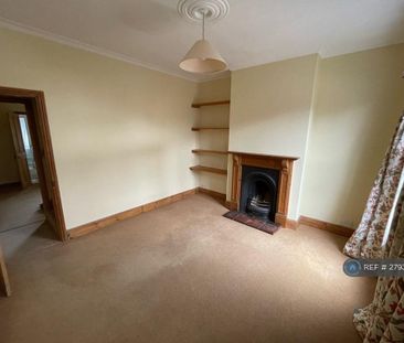 2 bedroom end of terrace house to rent - Photo 2