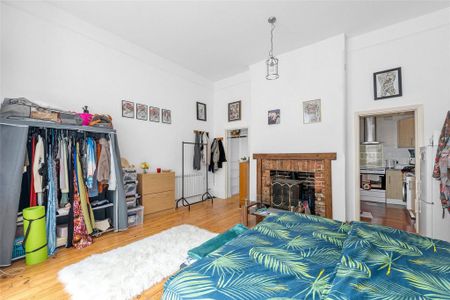 Studio to rent - Photo 2