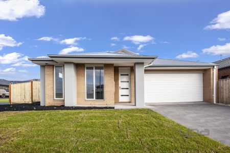 38 Gillespie Avenue, Werribee - Photo 3