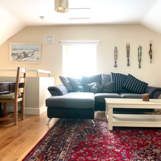 Chic studio apartment for rent in Killiney, Dublin - Photo 1